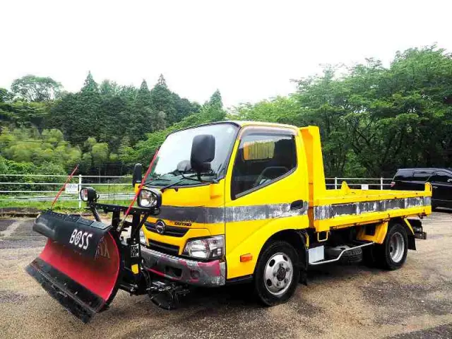 日野 デュトロ TKG-XZU675T(4WD)の写真1