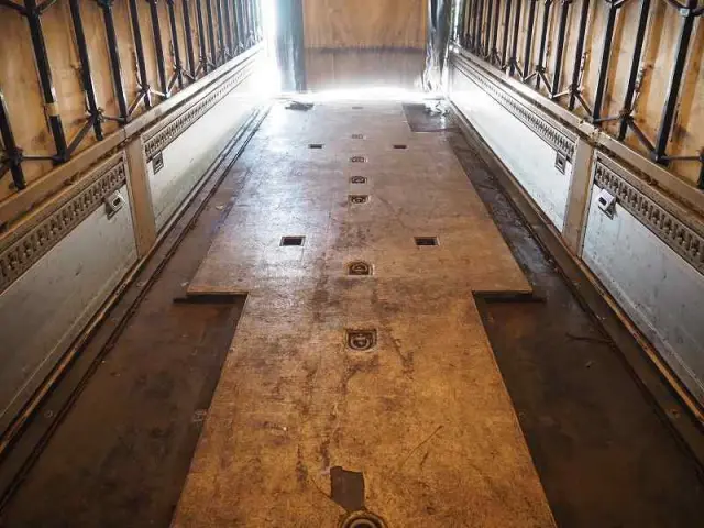 日野 プロフィア QKG-FW1EZBJ(8x4)の写真17