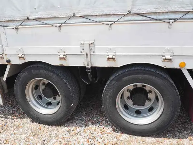 日野 プロフィア QKG-FW1EZBJ(8x4)の写真36