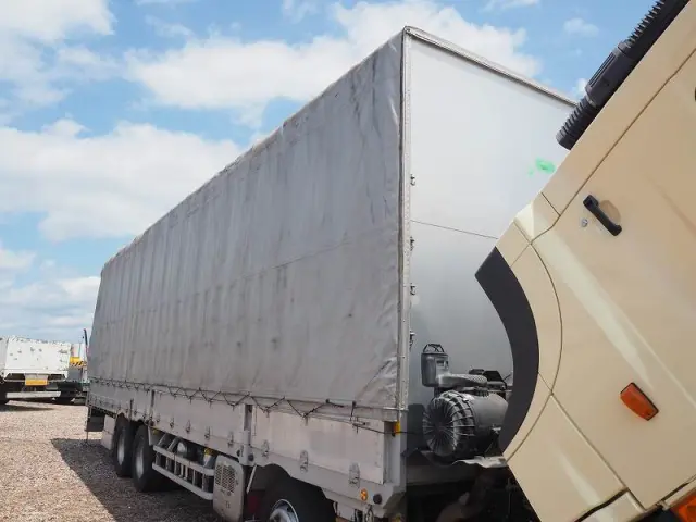 日野 プロフィア QKG-FW1EZBJ(8x4)の写真41