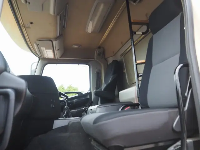 日野 プロフィア QKG-FW1EZBJ(8x4)の写真45