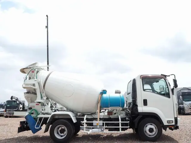 いすゞ フォワード SKG-FSR90S2(2WD)の写真6