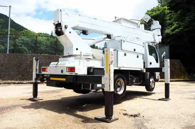 いすゞ エルフ SKG-NKR85YN(2WD)の写真5