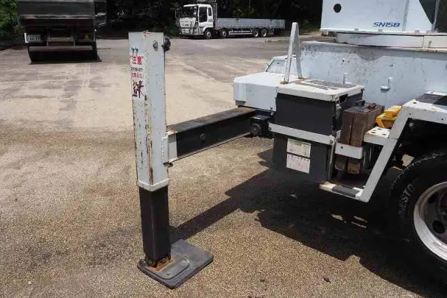 いすゞ エルフ SKG-NKR85YN(2WD)の写真10