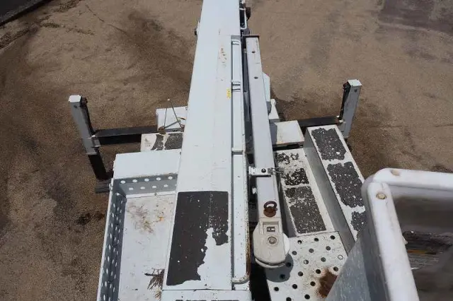 いすゞ エルフ SKG-NKR85YN(2WD)の写真24