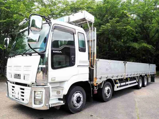 いすゞ ギガ QKG-CYJ77A(8x4)の写真1