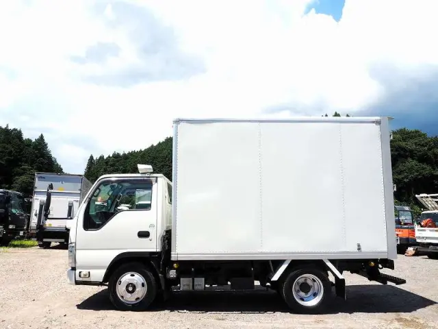 いすゞ エルフ TPG-NHS85AN(4WD)の写真2