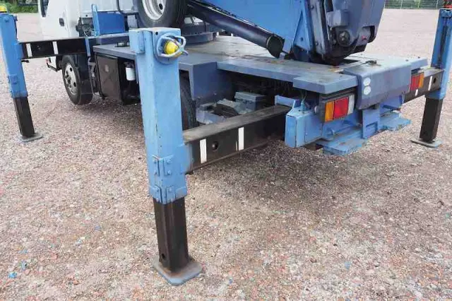 いすゞ エルフ TKG-NKR85AN(2WD)の写真11