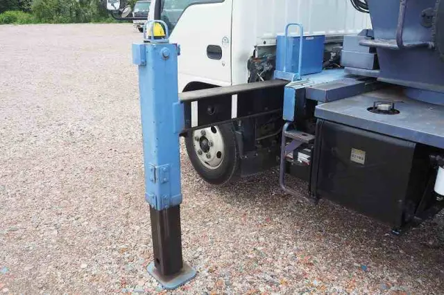 いすゞ エルフ TKG-NKR85AN(2WD)の写真12