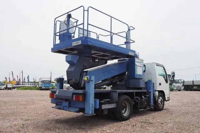 いすゞ エルフ TKG-NKR85AN(2WD)の写真34