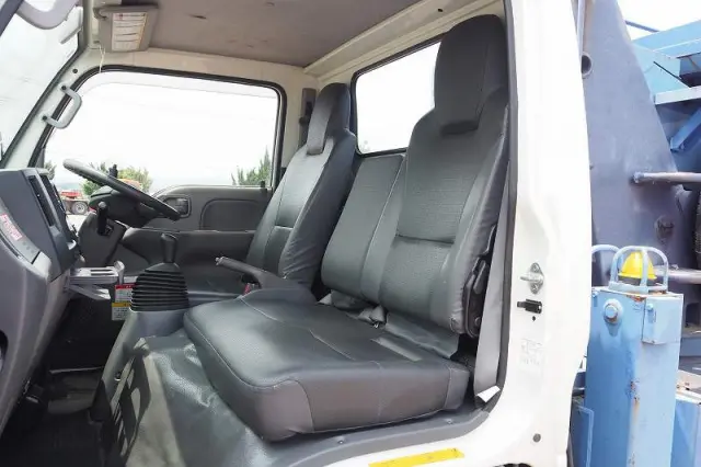 いすゞ エルフ TKG-NKR85AN(2WD)の写真46