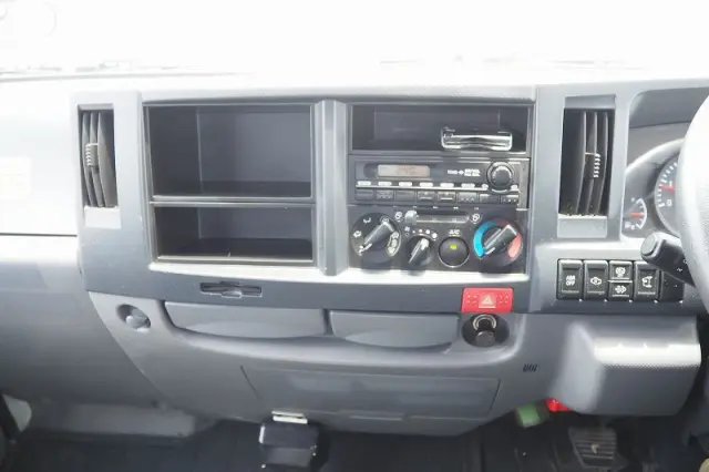 いすゞ エルフ TKG-NKR85AN(2WD)の写真48