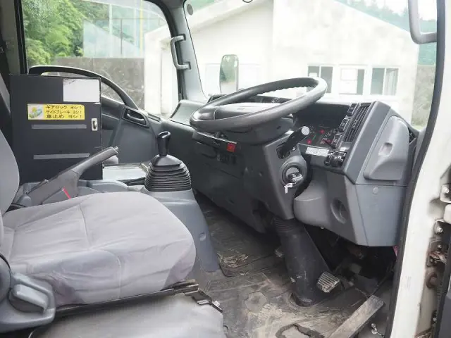 いすゞ エルフ TKG-NPR85AN(2WD)の写真44