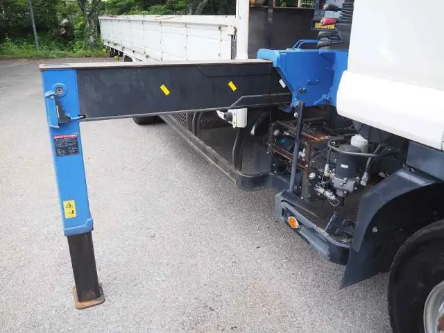 いすゞ フォワード TKG-FRR90S2(2WD)の写真9