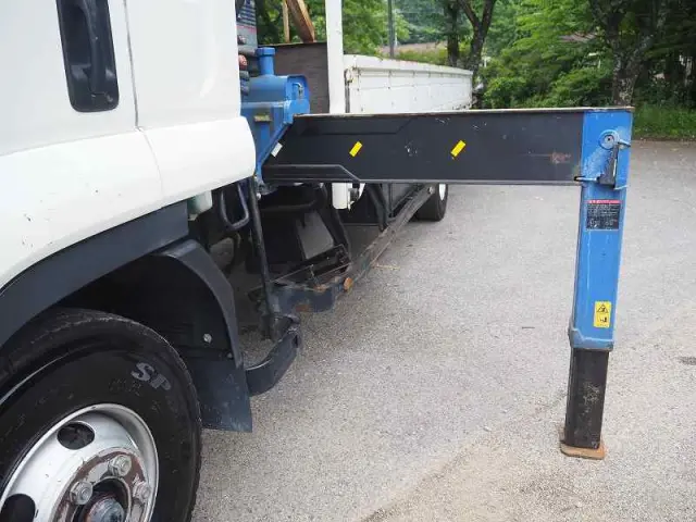 いすゞ フォワード TKG-FRR90S2(2WD)の写真13