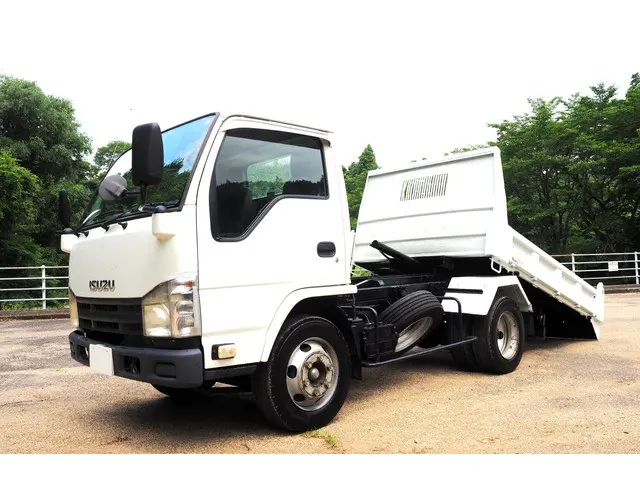 いすゞ エルフ PDG-NKR85YN(2WD)の写真1