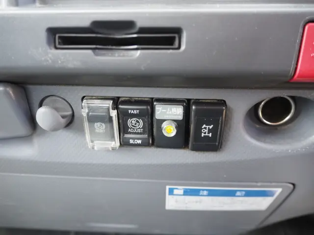 いすゞ エルフ TKG-NPR85AR(2WD)の写真48
