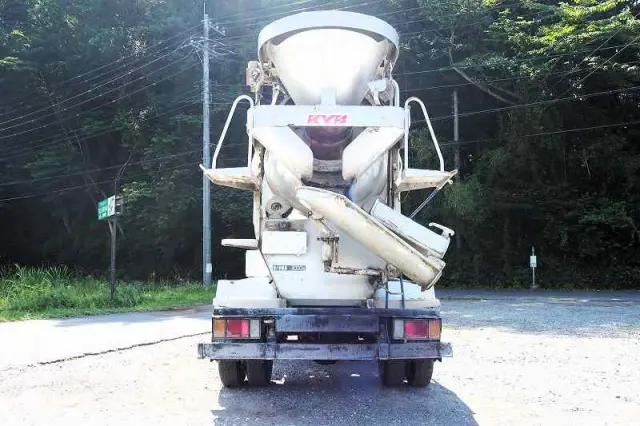 いすゞ エルフ BKG-NKR85N(2WD)の写真4