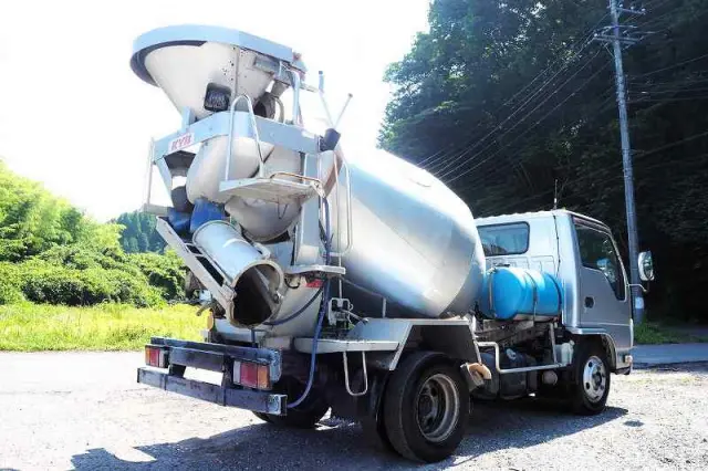 いすゞ エルフ BKG-NKR85N(2WD)の写真5