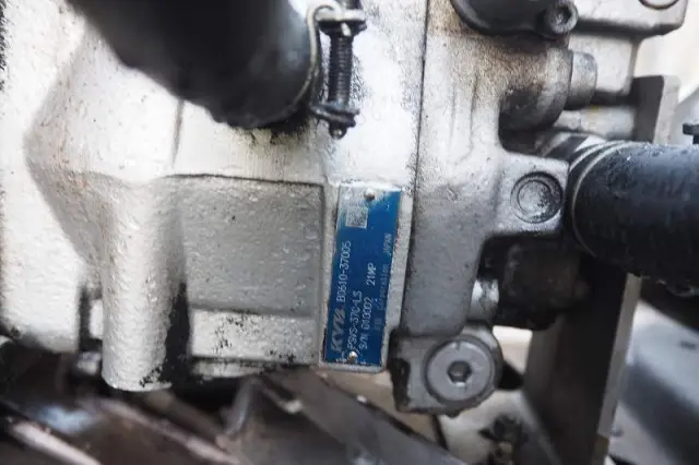 いすゞ エルフ BKG-NKR85N(2WD)の写真10