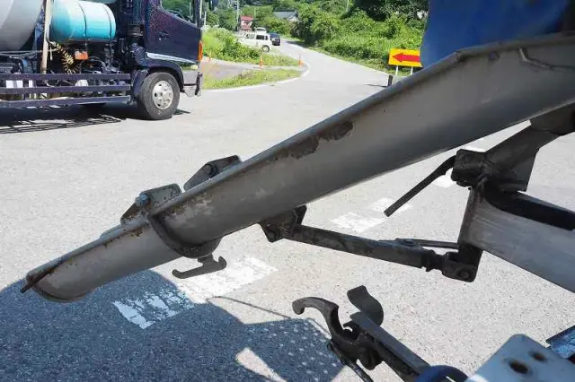 いすゞ エルフ BKG-NKR85N(2WD)の写真18