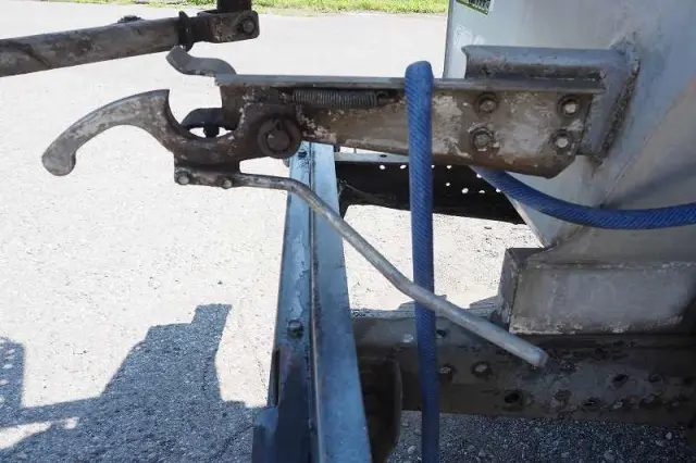 いすゞ エルフ BKG-NKR85N(2WD)の写真19