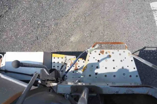 いすゞ エルフ BKG-NKR85N(2WD)の写真24