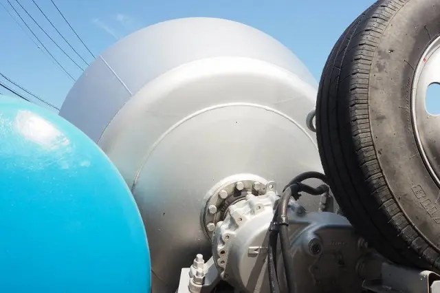 いすゞ エルフ BKG-NKR85N(2WD)の写真26