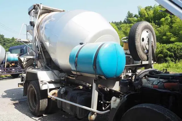 いすゞ エルフ BKG-NKR85N(2WD)の写真30