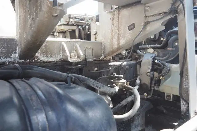 いすゞ エルフ BKG-NKR85N(2WD)の写真32