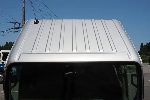 いすゞ エルフ BKG-NKR85N(2WD)の写真40