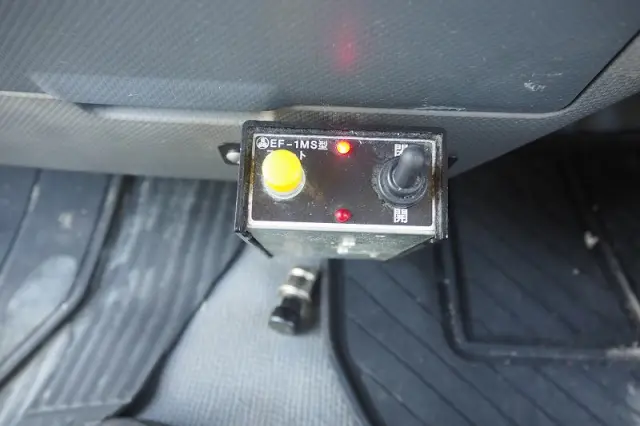 いすゞ エルフ BKG-NKR85N(2WD)の写真49