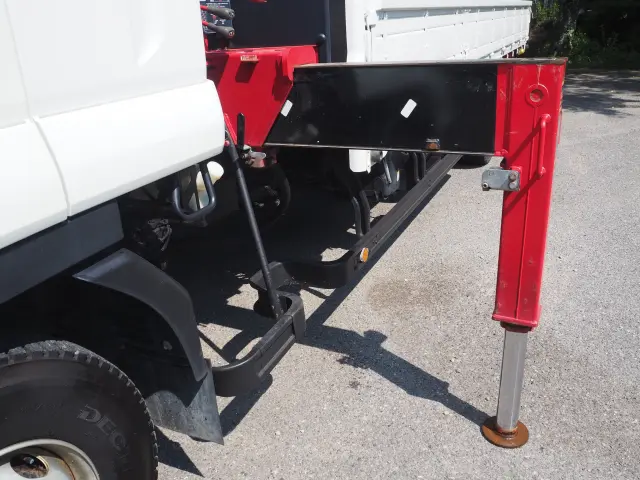 いすゞ フォワード 2RG-FRR90S2(2WD)の写真13