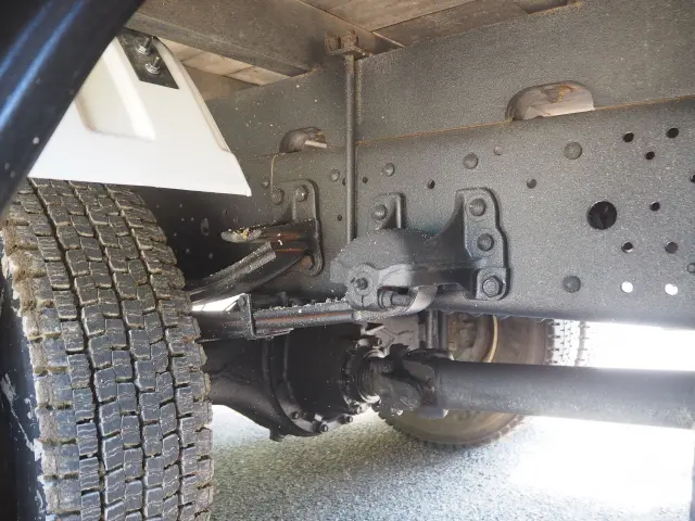 いすゞ フォワード 2RG-FRR90S2(2WD)の写真30