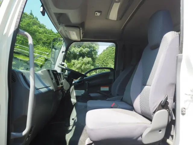 いすゞ フォワード 2RG-FRR90S2(2WD)の写真45