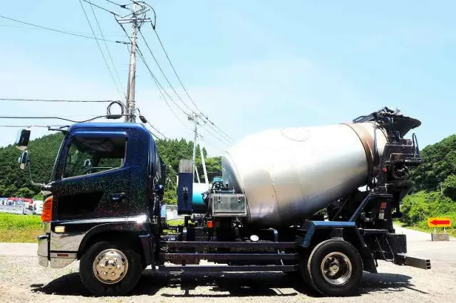 日野 レンジャー ADG-GC7JDWA(2WD)の写真2