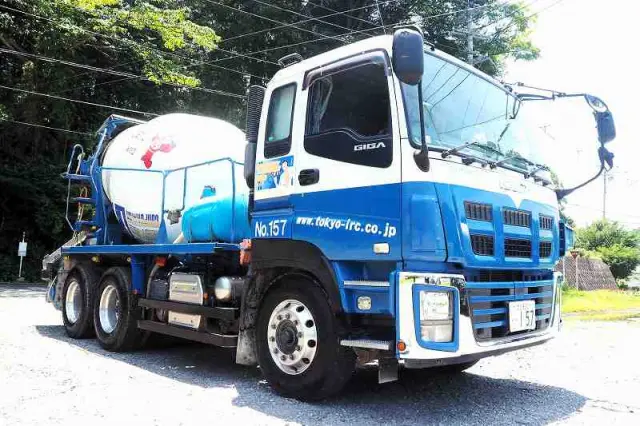 いすゞ ギガ QKG-CXM77AT(6x2)の写真7