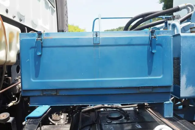 いすゞ ギガ QKG-CXM77AT(6x2)の写真9