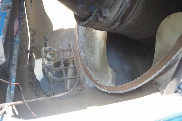 いすゞ ギガ QKG-CXM77AT(6x2)の写真19