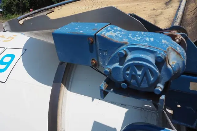 いすゞ ギガ QKG-CXM77AT(6x2)の写真24