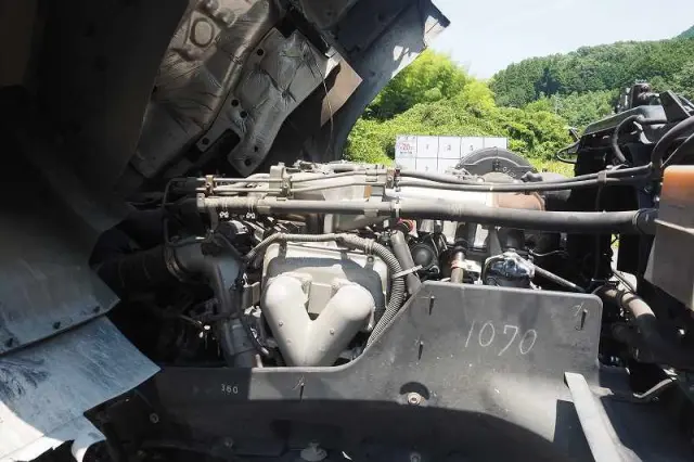 いすゞ ギガ QKG-CXM77AT(6x2)の写真42