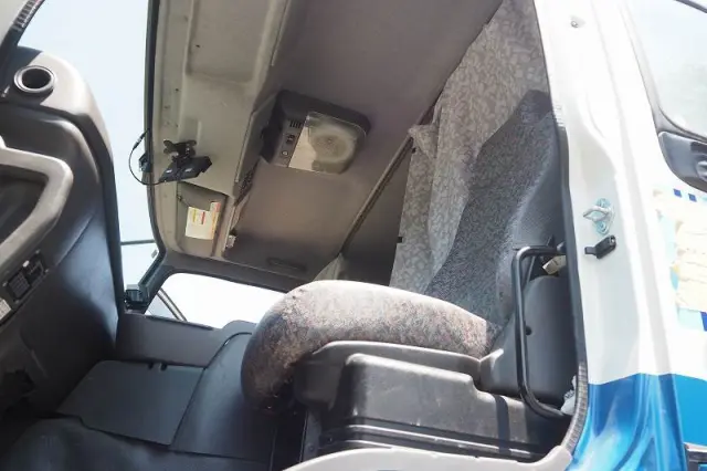 いすゞ ギガ QKG-CXM77AT(6x2)の写真46