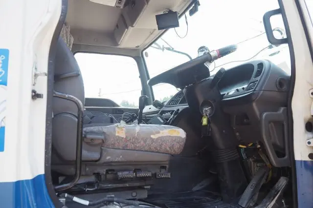 いすゞ ギガ QKG-CXM77AT(6x2)の写真48