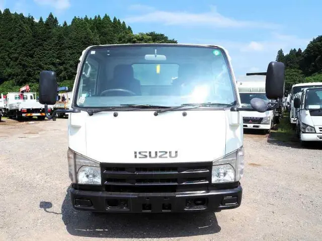 いすゞ エルフ BDG-NKR85N(2WD)の写真9