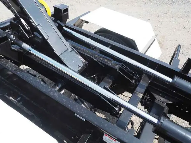 いすゞ エルフ BDG-NKR85N(2WD)の写真11