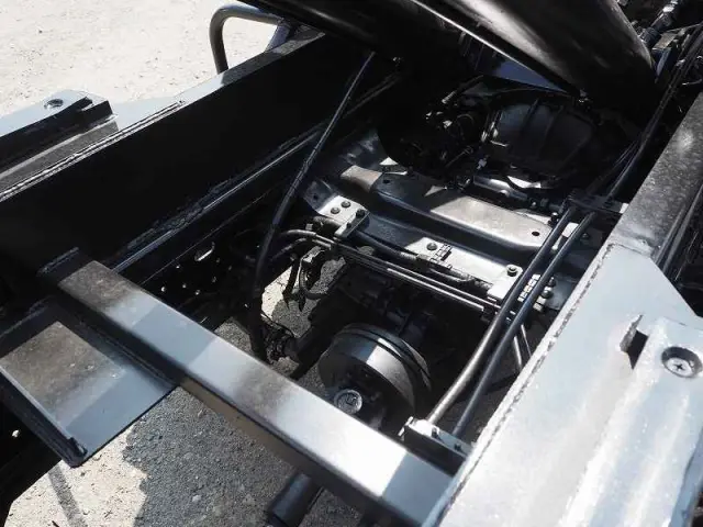 いすゞ エルフ BDG-NKR85N(2WD)の写真23