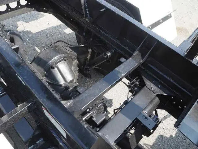 いすゞ エルフ BDG-NKR85N(2WD)の写真24