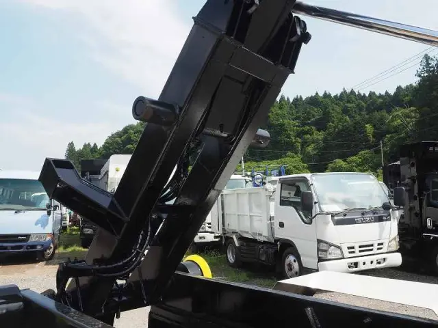 いすゞ エルフ BDG-NKR85N(2WD)の写真26