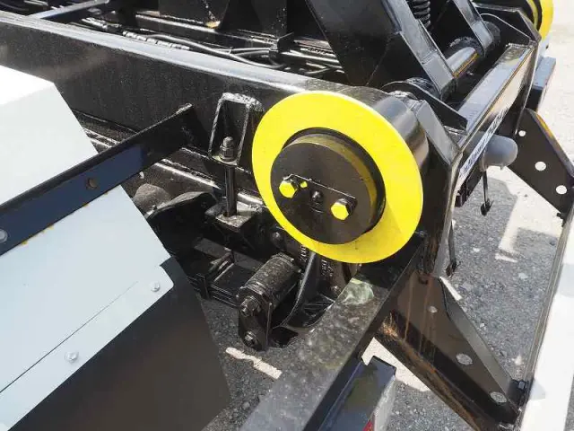 いすゞ エルフ BDG-NKR85N(2WD)の写真31