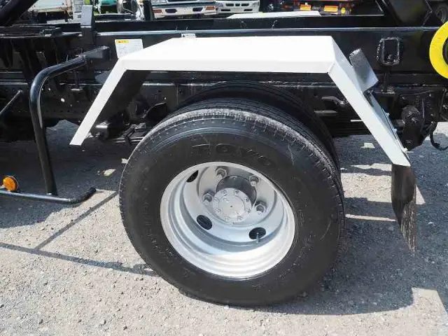 いすゞ エルフ BDG-NKR85N(2WD)の写真32